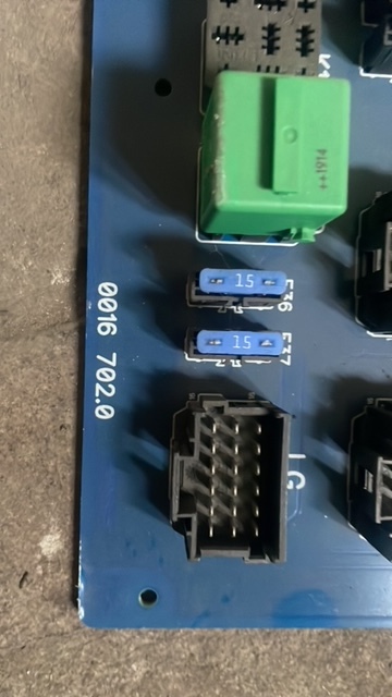 Claas lexion płyta bezpieczników 0016702.0 - נתיך עבור מקצרת קומבינה: תמונה 2 Claas lexion płyta bezpieczników 0016702.0 - נתיך עבור מקצרת קומבינה: תמונה 2