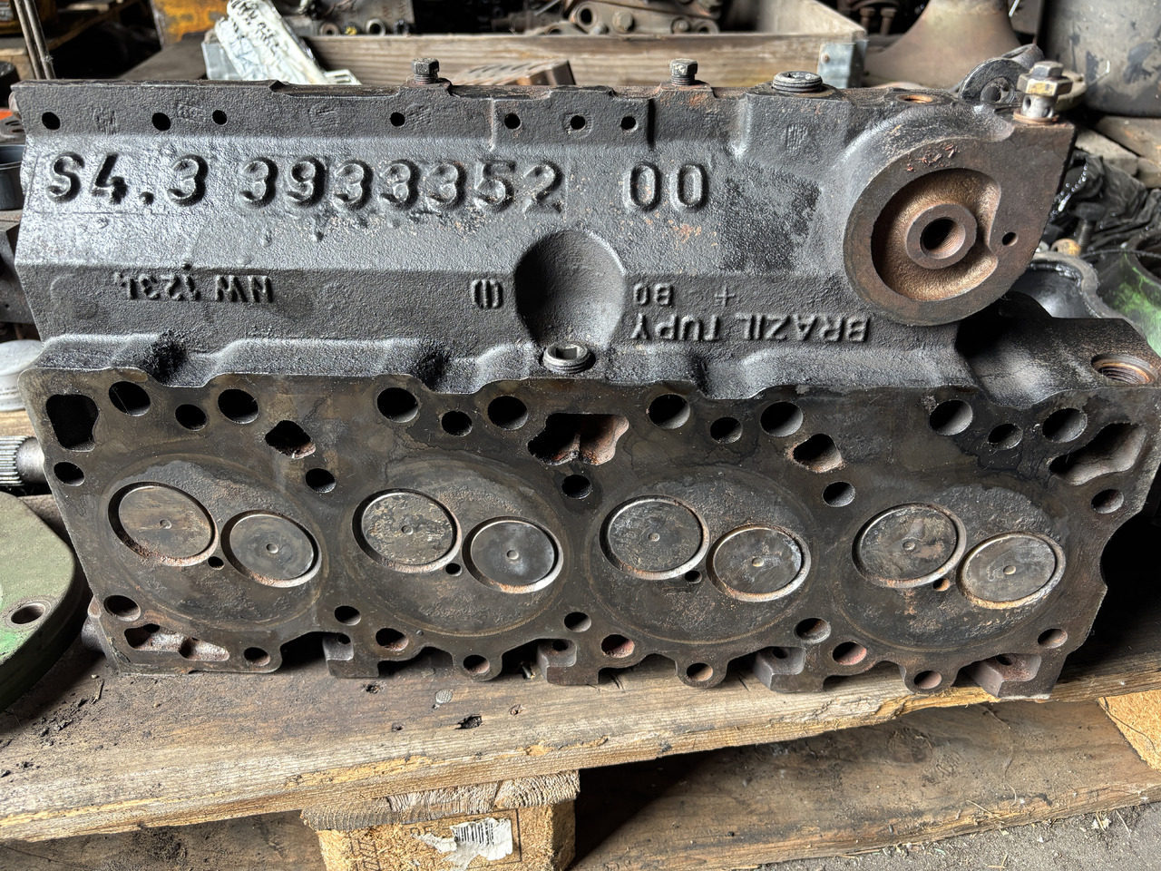 Cummins 4B 4BT 5.9 - głowica silnika kompletna 3933352 - ראש צילינדר עבור מכונה חקלאית: תמונה 1 Cummins 4B 4BT 5.9 - głowica silnika kompletna 3933352 - ראש צילינדר עבור מכונה חקלאית: תמונה 1