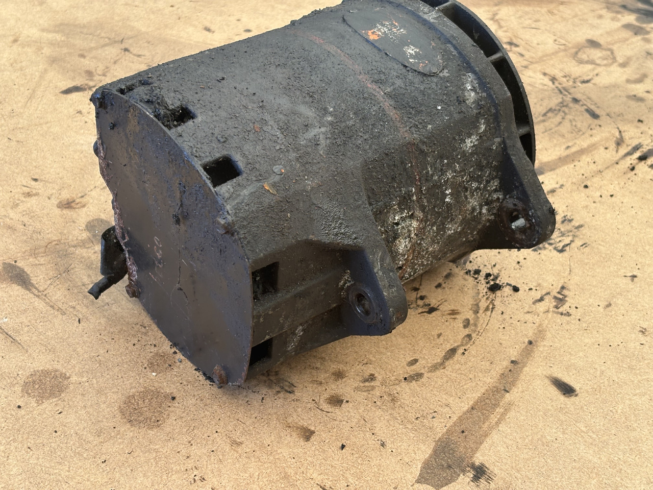 Cummins 8.3 6CT 6CTA 6CTAA Alternator 24V 75A USA REMY 19011210 - אלטרנטור עבור מכונה חקלאית: תמונה 2 Cummins 8.3 6CT 6CTA 6CTAA Alternator 24V 75A USA REMY 19011210 - אלטרנטור עבור מכונה חקלאית: תמונה 2