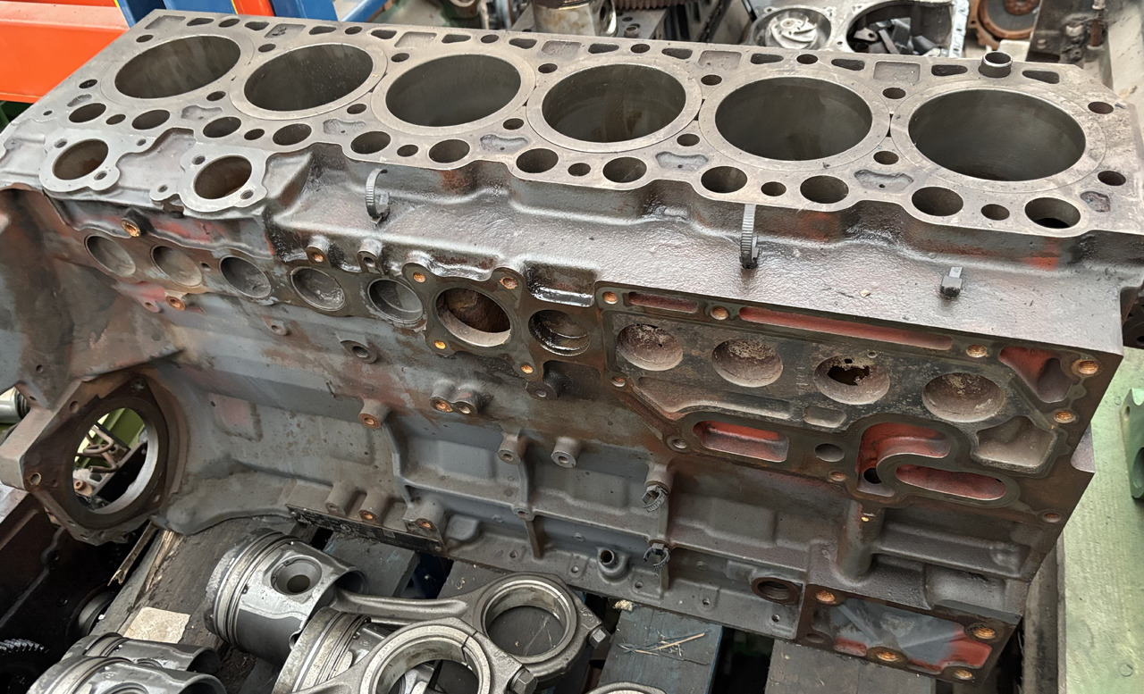 DEUTZ TCD2013L064V TCD 2013 L06 4V 04905375 Blok Silnika - בלוק צילינדר עבור מכונה חקלאית: תמונה 5 DEUTZ TCD2013L064V TCD 2013 L06 4V 04905375 Blok Silnika - בלוק צילינדר עבור מכונה חקלאית: תמונה 5