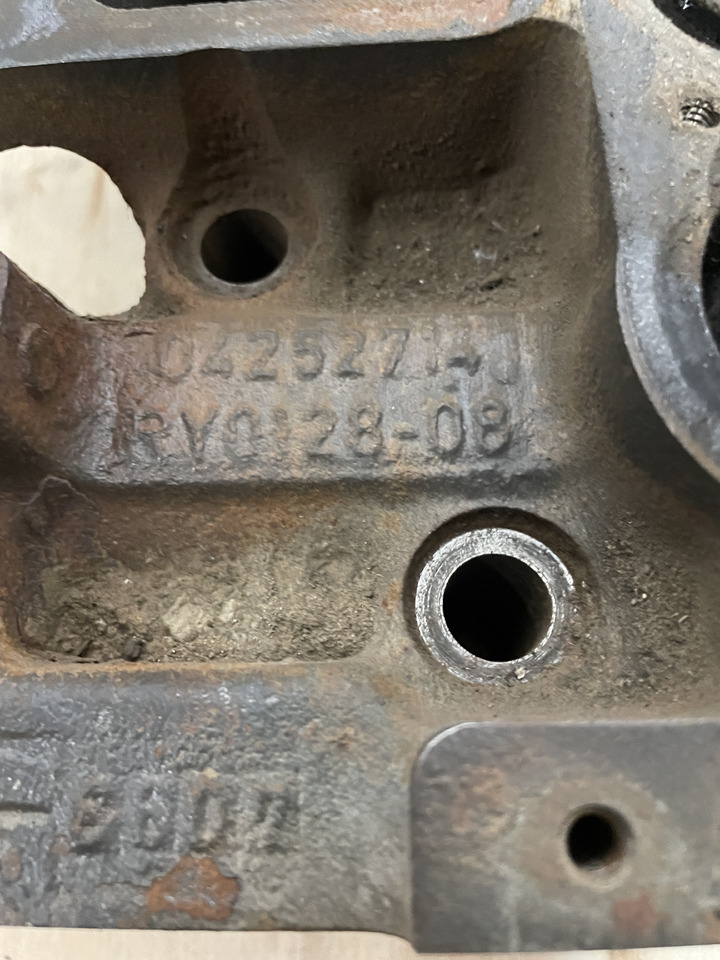 Deutz Claas BF4M2012 - głowica silnika 04252714 - ראש צילינדר עבור מכונה חקלאית: תמונה 4 Deutz Claas BF4M2012 - głowica silnika 04252714 - ראש צילינדר עבור מכונה חקלאית: תמונה 4