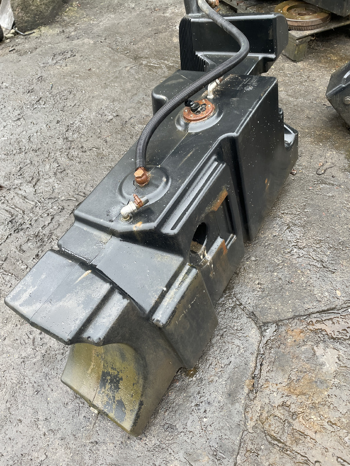 Deutz Fahr Agrotron - zbiornik paliwa 001418183 - מכל דלק עבור מכונה חקלאית: תמונה 2 Deutz Fahr Agrotron - zbiornik paliwa 001418183 - מכל דלק עבור מכונה חקלאית: תמונה 2