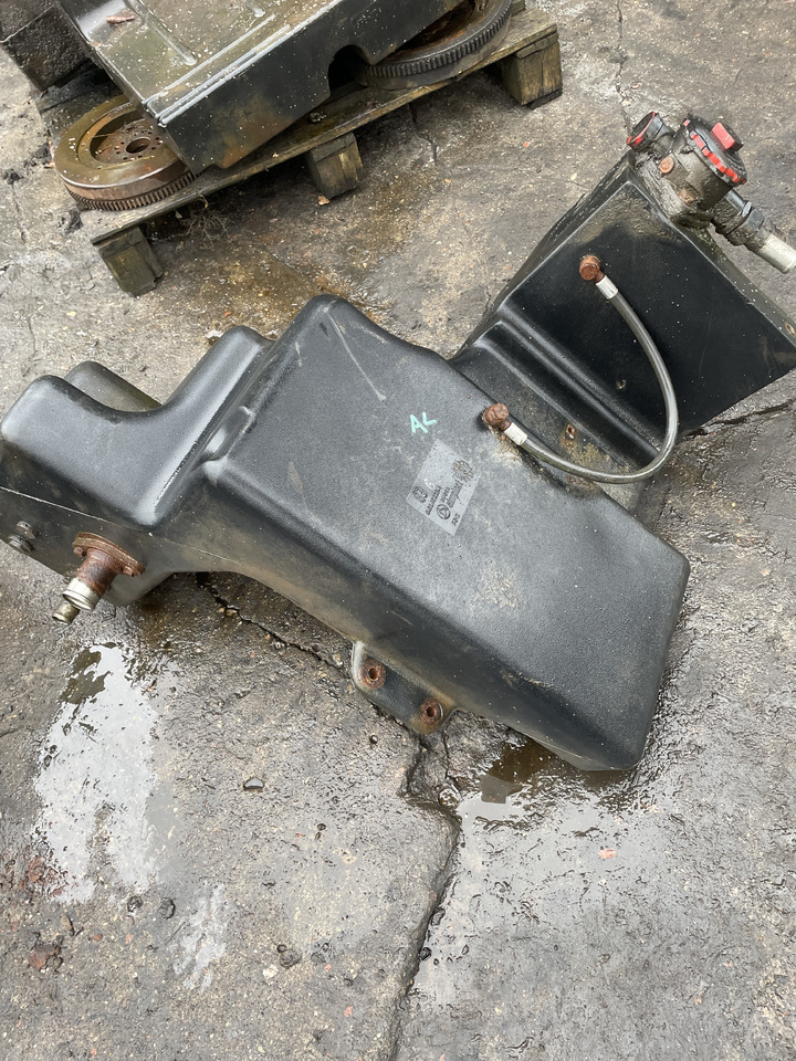 Deutz Fahr Agrotron - zbiornik paliwa 001492284 - מכל דלק: תמונה 2 Deutz Fahr Agrotron - zbiornik paliwa 001492284 - מכל דלק: תמונה 2