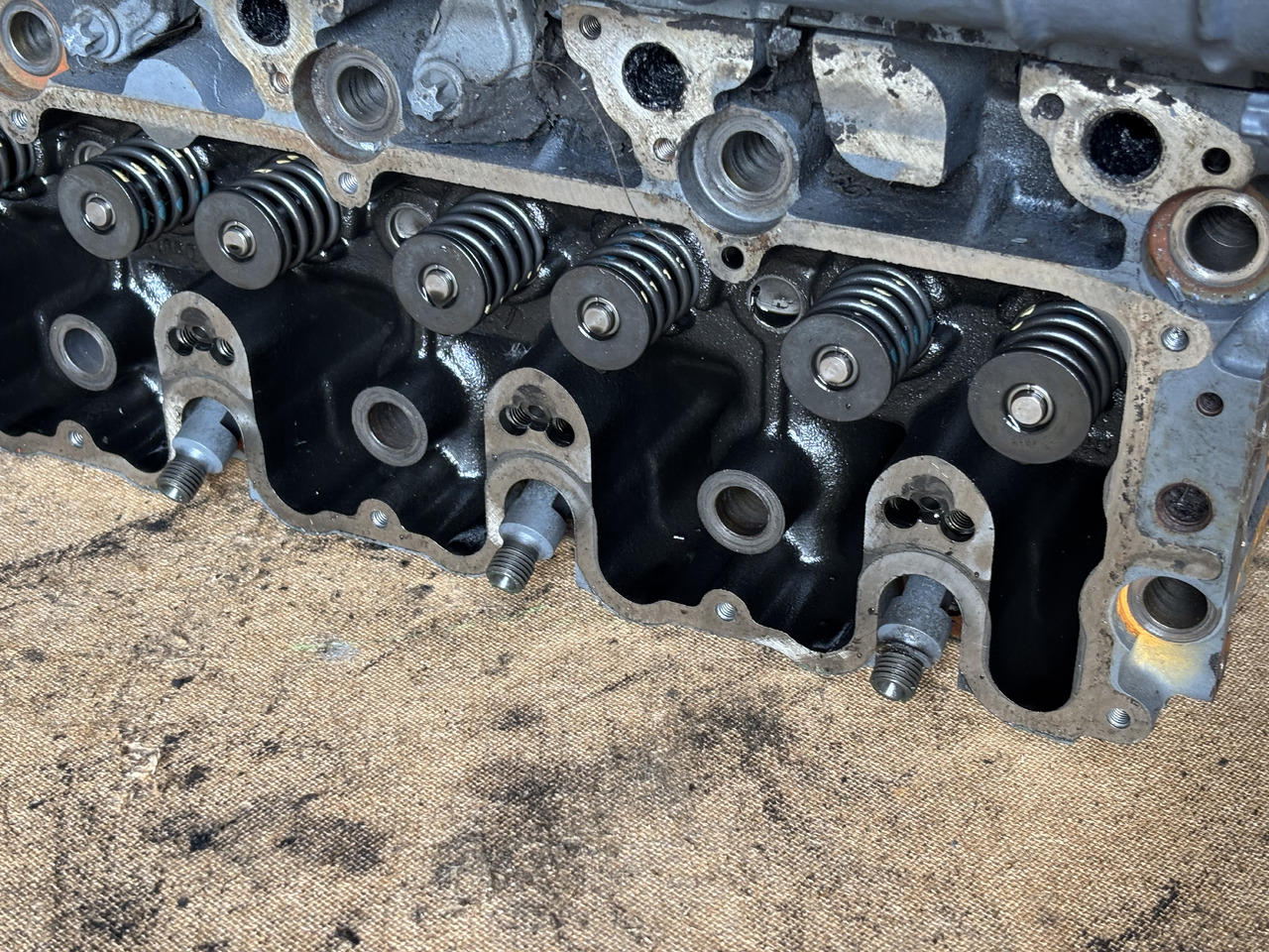 Deutz TD2011 D2011 D2011L04W Blok Silnika Kolektor Wydechowy 04270858 - בלוק צילינדר עבור מכונה חקלאית: תמונה 2 Deutz TD2011 D2011 D2011L04W Blok Silnika Kolektor Wydechowy 04270858 - בלוק צילינדר עבור מכונה חקלאית: תמונה 2