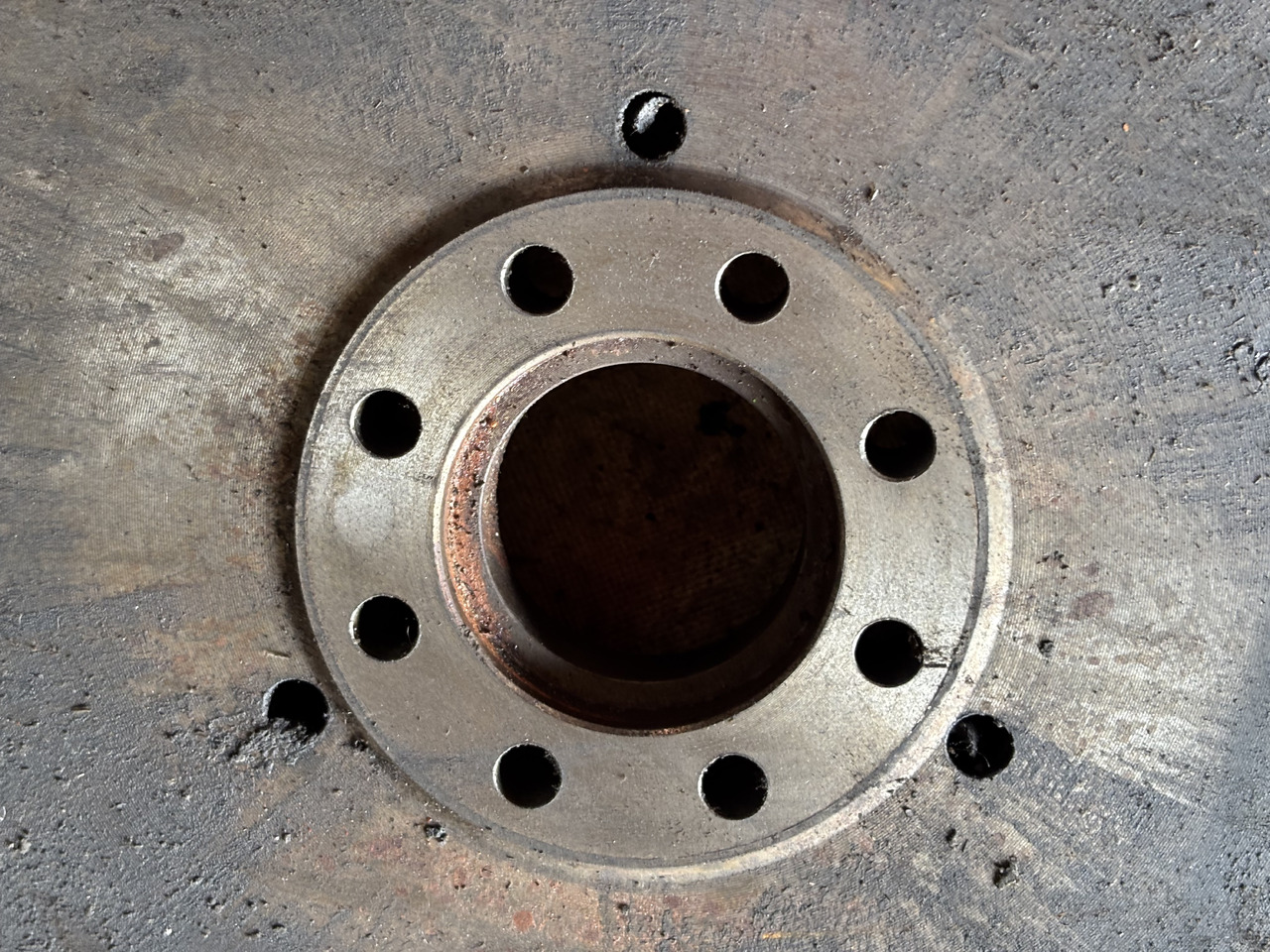 Deutz TD2011 D2011 D2011L04W Koło Zamachowe 04104106 - גלגל תנופה עבור מכונה חקלאית: תמונה 2 Deutz TD2011 D2011 D2011L04W Koło Zamachowe 04104106 - גלגל תנופה עבור מכונה חקלאית: תמונה 2