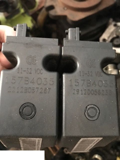 Elektrozawór PVG32 PVEH passive Sauer danfoss 157B4035 - שסתום הידרולי עבור מכונה חקלאית: תמונה 1 Elektrozawór PVG32 PVEH passive Sauer danfoss 157B4035 - שסתום הידרולי עבור מכונה חקלאית: תמונה 1