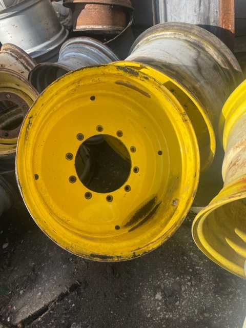 Felga John Deere 15x28 / AL118869 - חישוק עבור מכונה חקלאית: תמונה 1 Felga John Deere 15x28 / AL118869 - חישוק עבור מכונה חקלאית: תמונה 1