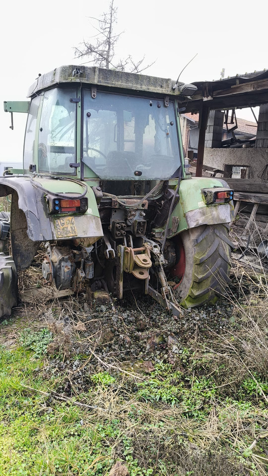 Fendt 309 - na części - kabina drzwi szyba maska grill - דלת וחלקים עבור מכונה חקלאית: תמונה 1 Fendt 309 - na części - kabina drzwi szyba maska grill - דלת וחלקים עבור מכונה חקלאית: תמונה 1