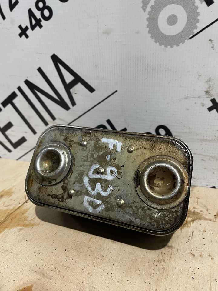 Fendt 930 MAN D0836 - chłodnica oleju F824200310270 51.05601-0084 - מקרר שמן עבור מכונת בנייה: תמונה 3 Fendt 930 MAN D0836 - chłodnica oleju F824200310270 51.05601-0084 - מקרר שמן עבור מכונת בנייה: תמונה 3