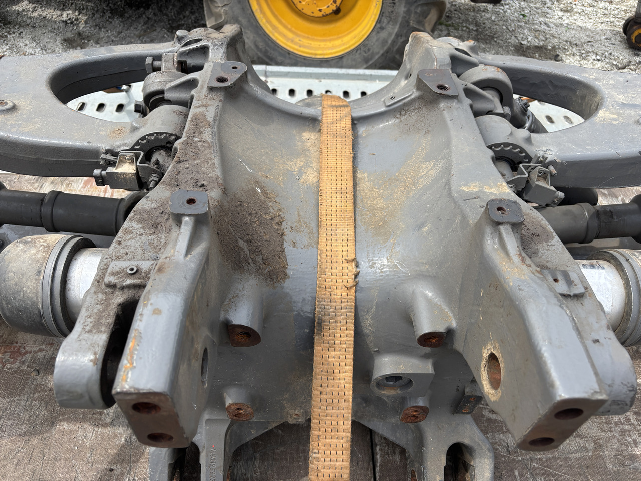 Fendt 936 939 Vario - most przedni CZĘŚCI - zwolnica zwrotnica obudowa siłownik 980/10141854 - מפרק היגוי עבור מכונה חקלאית: תמונה 5 Fendt 936 939 Vario - most przedni CZĘŚCI - zwolnica zwrotnica obudowa siłownik 980/10141854 - מפרק היגוי עבור מכונה חקלאית: תמונה 5