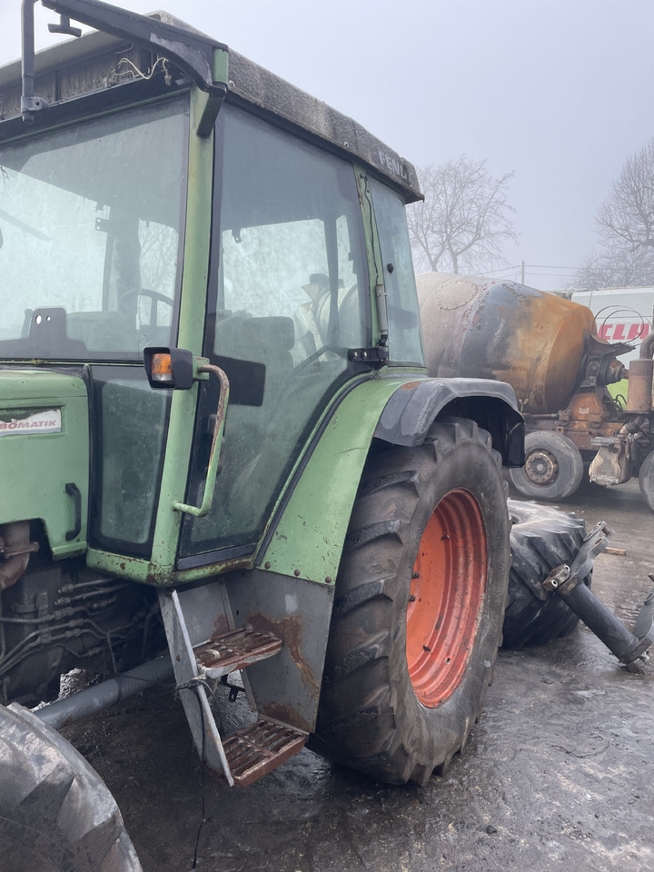 Fendt Farmer 309 - kabina dach drzwi - דלת וחלקים עבור מכונה חקלאית: תמונה 3 Fendt Farmer 309 - kabina dach drzwi - דלת וחלקים עבור מכונה חקלאית: תמונה 3