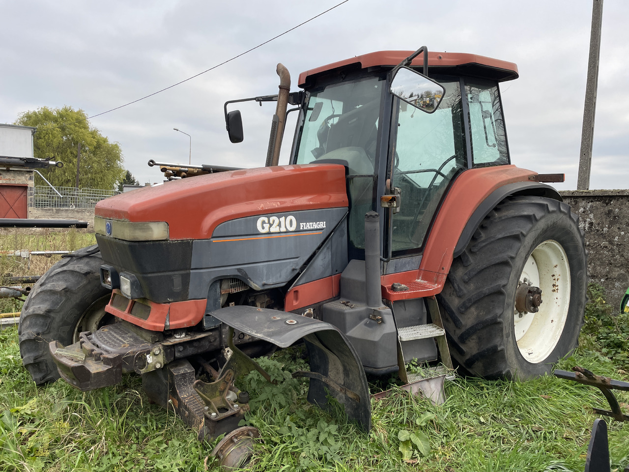 Fiat Agri G210 - części - kabina drzwi szyby maska błotniki - דלת וחלקים עבור מכונה חקלאית: תמונה 1 Fiat Agri G210 - części - kabina drzwi szyby maska błotniki - דלת וחלקים עבור מכונה חקלאית: תמונה 1