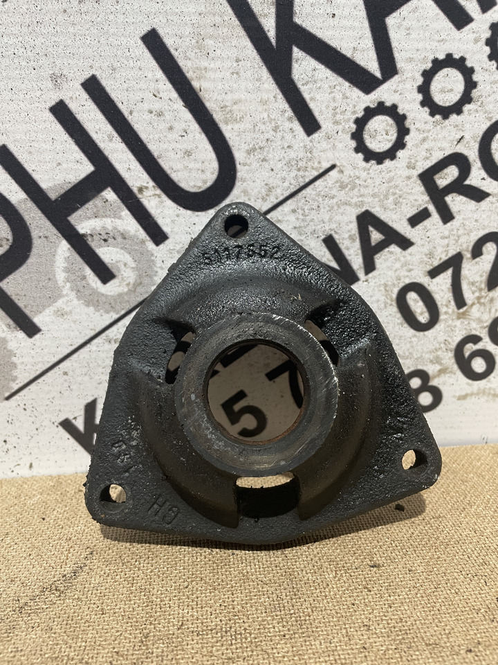 Fiat Ford Case New Holland - pokrywa łoźyska 5117552 - תיבת הילוכים וחלקים עבור מכונה חקלאית: תמונה 1 Fiat Ford Case New Holland - pokrywa łoźyska 5117552 - תיבת הילוכים וחלקים עבור מכונה חקלאית: תמונה 1