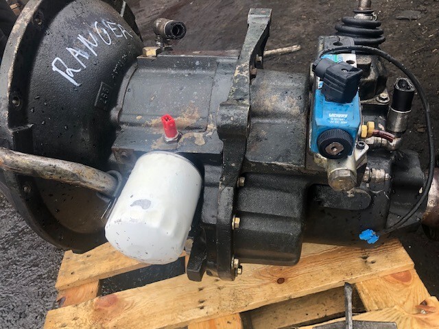 International Transmission 460 164 - תמסורת עבור מכונה חקלאית: תמונה 2 International Transmission 460 164 - תמסורת עבור מכונה חקלאית: תמונה 2