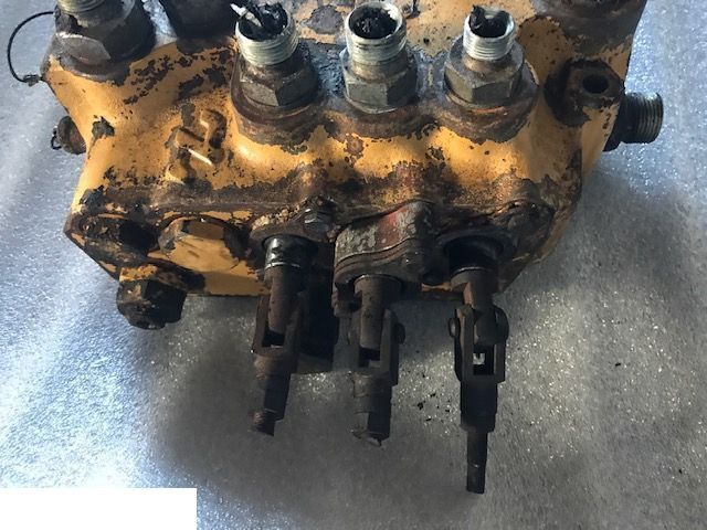 JCB 3cx - Rozdzielacz Przedni - שסתום הידרולי עבור מחפרון: תמונה 3 JCB 3cx - Rozdzielacz Przedni - שסתום הידרולי עבור מחפרון: תמונה 3