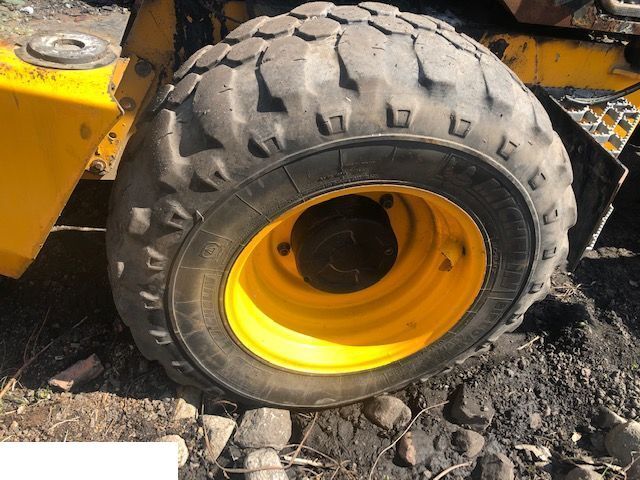 JCB 531-70 - Felga 16x24 - חישוק עבור ציוד לטיפול בחומרים: תמונה 2 JCB 531-70 - Felga 16x24 - חישוק עבור ציוד לטיפול בחומרים: תמונה 2