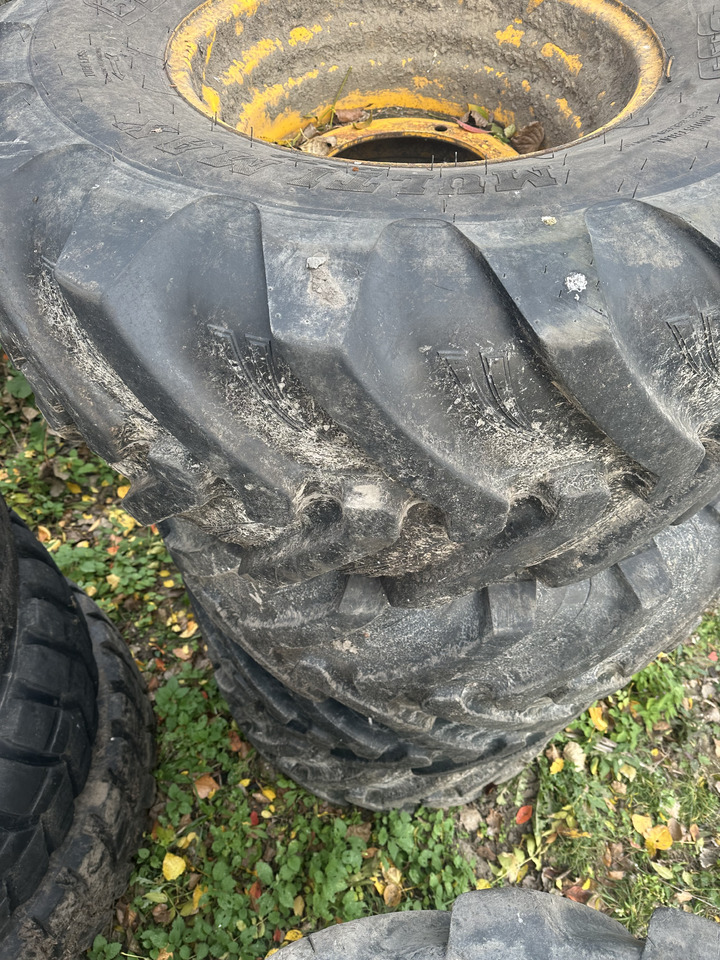 Jcb 531-70 541-70 koła + felgi koła kompletne - חישוק עבור מכונה חקלאית: תמונה 2 Jcb 531-70 541-70 koła + felgi koła kompletne - חישוק עבור מכונה חקלאית: תמונה 2