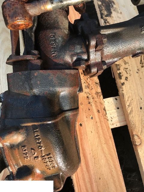 John Deere 2720 CZĘŚCI - Most Przedni Części - סרן קדמי עבור מכונה חקלאית: תמונה 1 John Deere 2720 CZĘŚCI - Most Przedni Części - סרן קדמי עבור מכונה חקלאית: תמונה 1