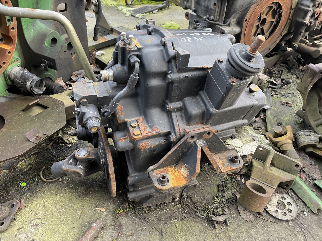 John Deere 3200 3215 3220 3415 3420 - skrzynia biegów AZ54187 CKA70671 - תיבת הילוכים עבור מכונה חקלאית: תמונה 1 John Deere 3200 3215 3220 3415 3420 - skrzynia biegów AZ54187 CKA70671 - תיבת הילוכים עבור מכונה חקלאית: תמונה 1