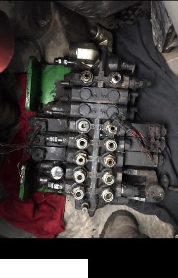 John Deere 3400 - Rozdzielacz - שסתום הידרולי עבור מפעיל טלסקופי: תמונה 5 John Deere 3400 - Rozdzielacz - שסתום הידרולי עבור מפעיל טלסקופי: תמונה 5