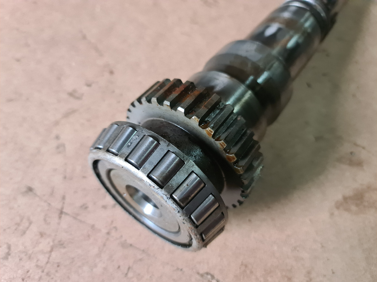 John Deere 4650, 4850 Wał Skrzyni Biegów z Pierścieniem R119550 JD9002 - גל הנעה עבור מכונה חקלאית: תמונה 3 John Deere 4650, 4850 Wał Skrzyni Biegów z Pierścieniem R119550 JD9002 - גל הנעה עבור מכונה חקלאית: תמונה 3