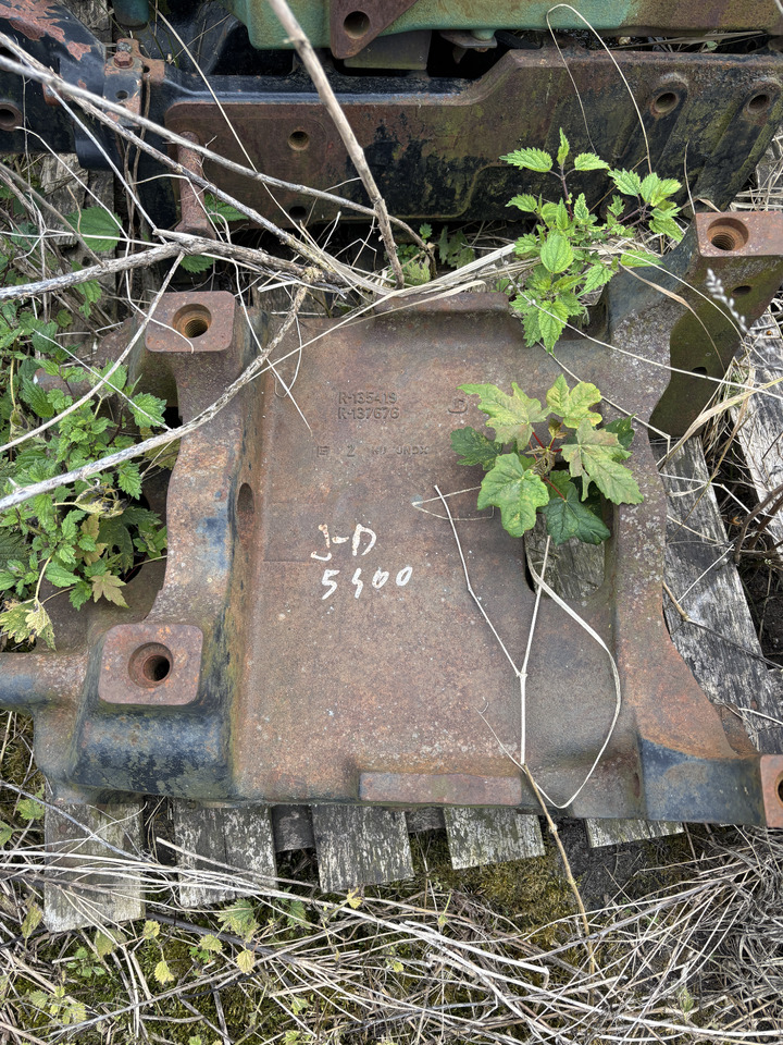 John Deere 5403 5415 5615 5715 5603 - support osi przedniej R135419 R137676 - סרן קדמי: תמונה 1 John Deere 5403 5415 5615 5715 5603 - support osi przedniej R135419 R137676 - סרן קדמי: תמונה 1
