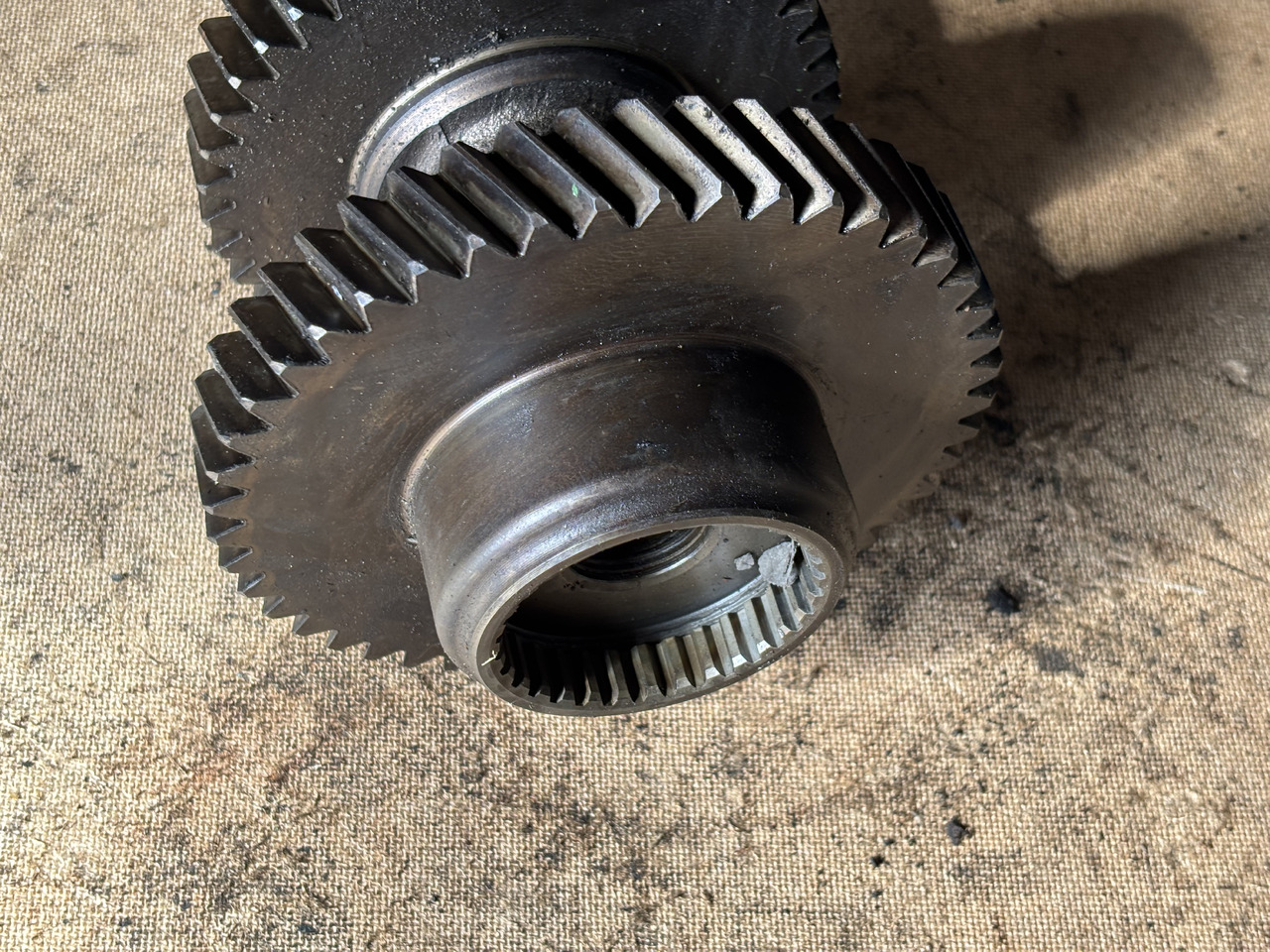 John Deere 6010 6110 6210 6300 6400 Wał Napędowy L78966 - גל הנעה עבור מכונה חקלאית: תמונה 3 John Deere 6010 6110 6210 6300 6400 Wał Napędowy L78966 - גל הנעה עבור מכונה חקלאית: תמונה 3