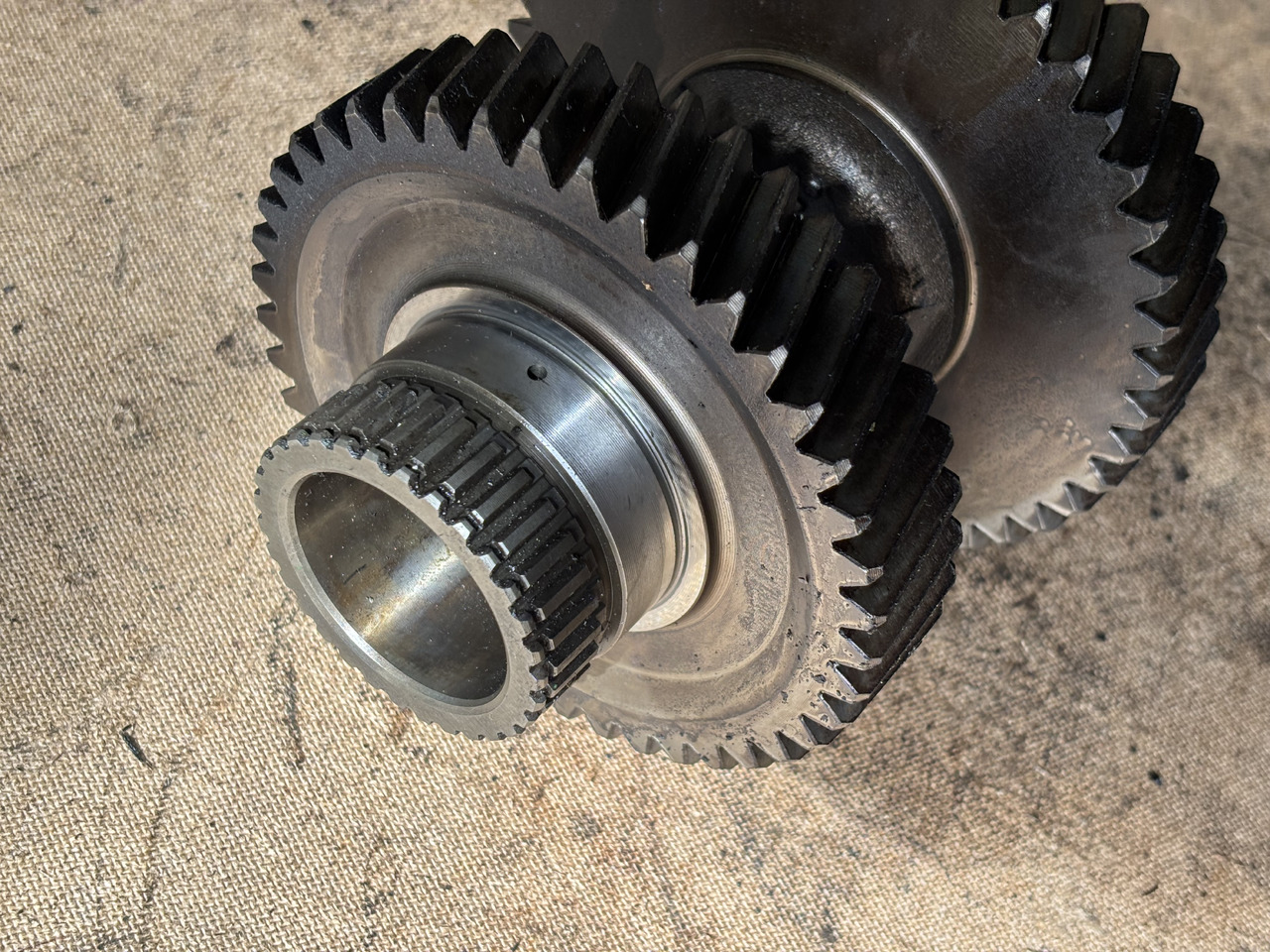 John Deere 6010 6110 6210 6300 6400 Wał Napędowy L78966 - גל הנעה עבור מכונה חקלאית: תמונה 2 John Deere 6010 6110 6210 6300 6400 Wał Napędowy L78966 - גל הנעה עבור מכונה חקלאית: תמונה 2