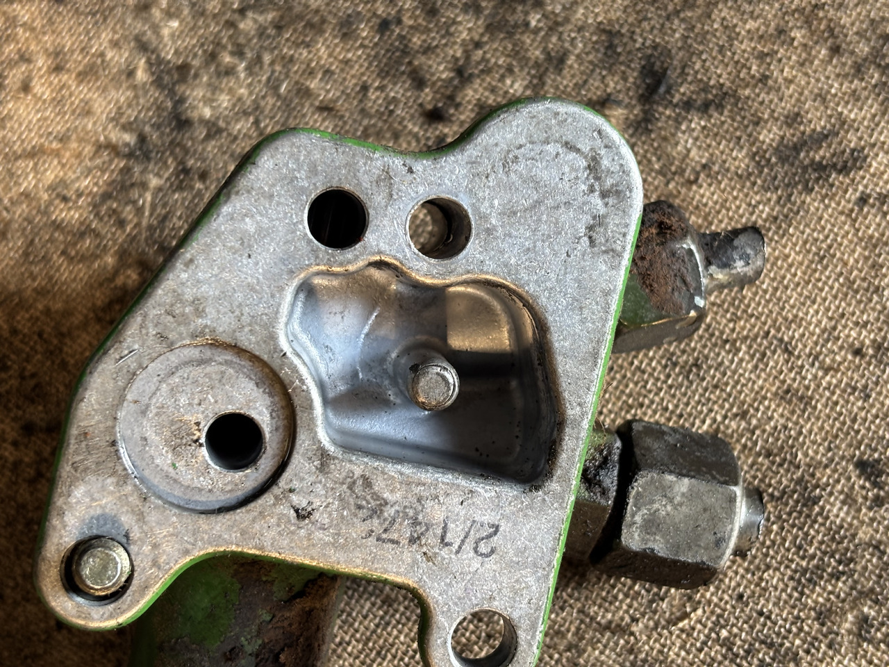 John Deere 6010 6110 6210 6506 6600 Obudowa zaworu elektromagnetycznego L112092 - שסתום הידרולי עבור מכונה חקלאית: תמונה 3 John Deere 6010 6110 6210 6506 6600 Obudowa zaworu elektromagnetycznego L112092 - שסתום הידרולי עבור מכונה חקלאית: תמונה 3