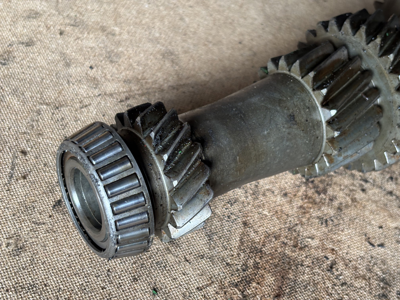 John Deere 6100 6200 6300 6400 6500 6600 Wał Napędowy L101006 L78967 - גל הנעה עבור מכונה חקלאית: תמונה 2 John Deere 6100 6200 6300 6400 6500 6600 Wał Napędowy L101006 L78967 - גל הנעה עבור מכונה חקלאית: תמונה 2