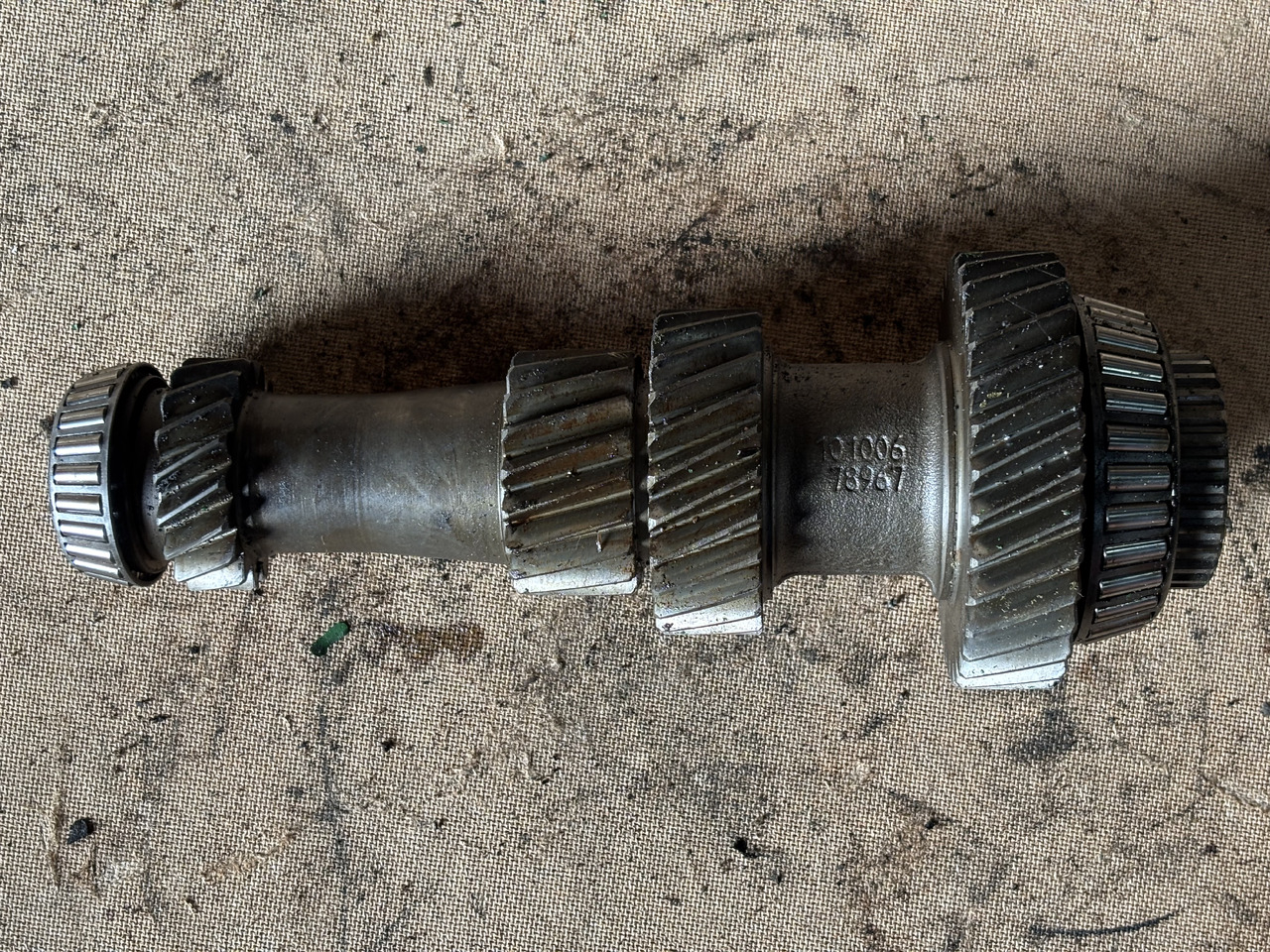 John Deere 6100 6200 6300 6400 6500 6600 Wał Napędowy L101006 L78967 - גל הנעה עבור מכונה חקלאית: תמונה 1 John Deere 6100 6200 6300 6400 6500 6600 Wał Napędowy L101006 L78967 - גל הנעה עבור מכונה חקלאית: תמונה 1