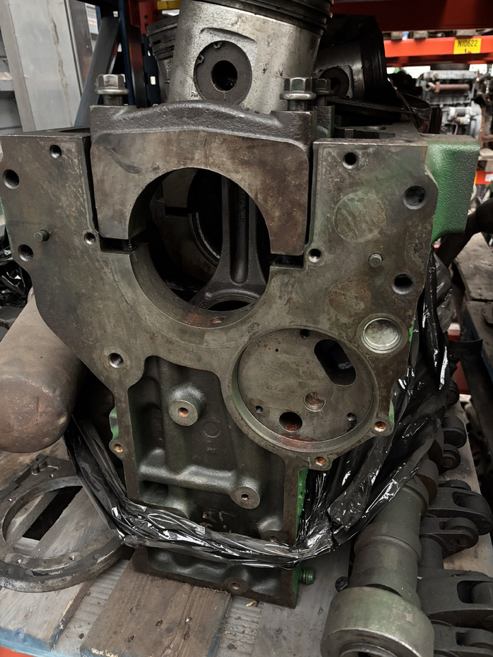 John Deere 6125 R517076 R518736 R518737 Blok Silnika Tłoki Korbowody Wał CZĘŚCI - בלוק צילינדר עבור מכונה חקלאית: תמונה 2 John Deere 6125 R517076 R518736 R518737 Blok Silnika Tłoki Korbowody Wał CZĘŚCI - בלוק צילינדר עבור מכונה חקלאית: תמונה 2