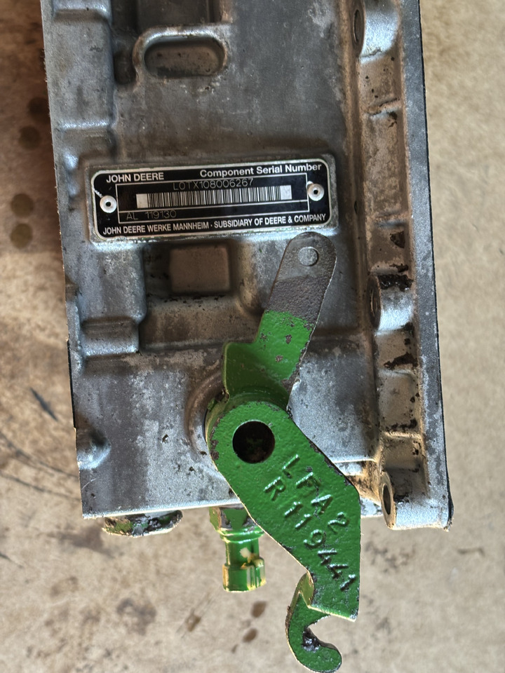 John Deere 6810, 6910 Obudowa Skrzyni Osłona Ramię R121885 R119441 - גוף וחלק חיצוני עבור טרקטור חקלאי: תמונה 5 John Deere 6810, 6910 Obudowa Skrzyni Osłona Ramię R121885 R119441 - גוף וחלק חיצוני עבור טרקטור חקלאי: תמונה 5