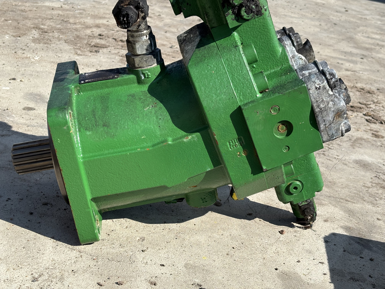 John Deere 8200 8400 8600 9500 9800 Hydromotor AXE78687 - מנוע הידרולי עבור מכונה חקלאית: תמונה 1 John Deere 8200 8400 8600 9500 9800 Hydromotor AXE78687 - מנוע הידרולי עבור מכונה חקלאית: תמונה 1