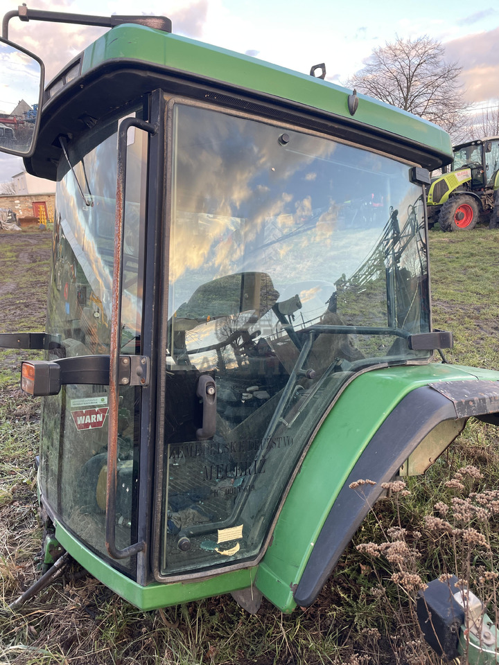 John Deere 8210 - błotniki błotnik lewy R157015 - כנפון עבור מכונה חקלאית: תמונה 1 John Deere 8210 - błotniki błotnik lewy R157015 - כנפון עבור מכונה חקלאית: תמונה 1