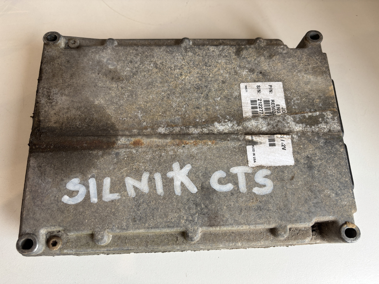 John Deere CTS - sterownik silnika L3 12V RE502404 - ECU עבור מכונה חקלאית: תמונה 1 John Deere CTS - sterownik silnika L3 12V RE502404 - ECU עבור מכונה חקלאית: תמונה 1