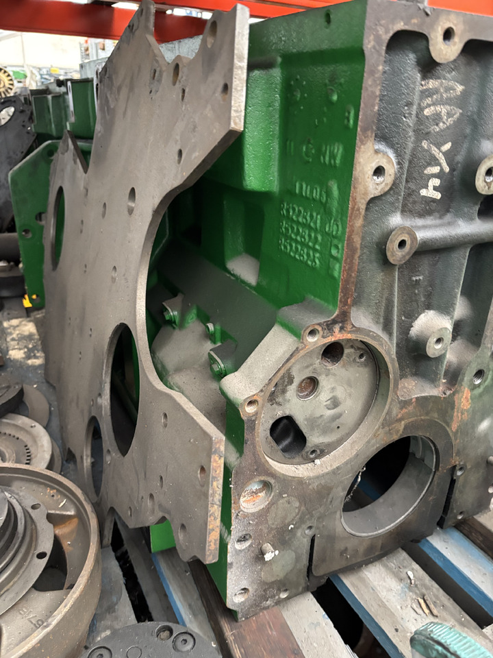 John Deere R522821 R522822 522823 Blok Silnika - בלוק צילינדר עבור מכונה חקלאית: תמונה 2 John Deere R522821 R522822 522823 Blok Silnika - בלוק צילינדר עבור מכונה חקלאית: תמונה 2