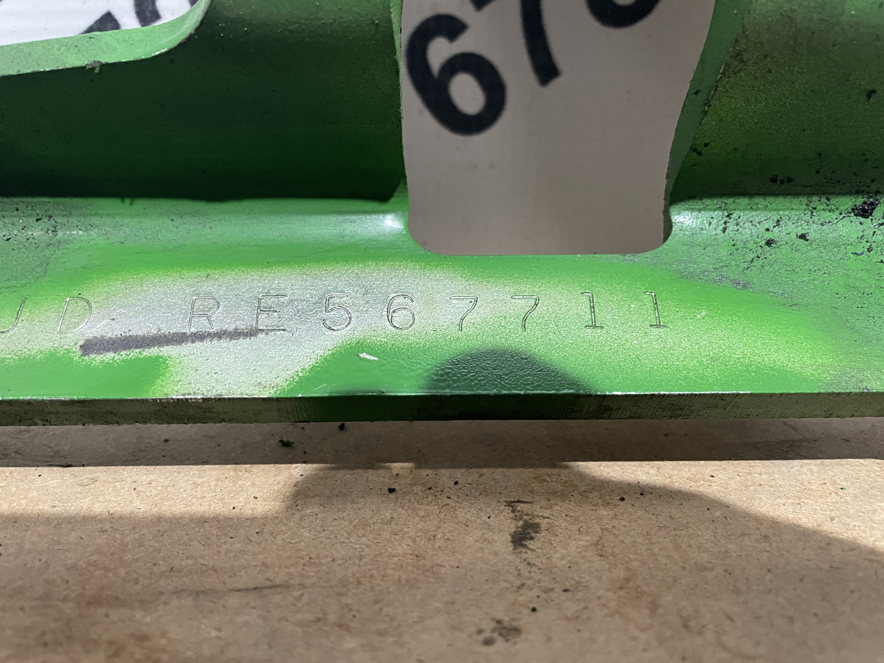 John Deere - uchwyt filtra paliwa RE567711 - מסנן דלק עבור מכונה חקלאית: תמונה 3 John Deere - uchwyt filtra paliwa RE567711 - מסנן דלק עבור מכונה חקלאית: תמונה 3