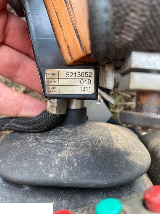 Komatsu Valmet Dźojstik - תא ופנים הרכב עבור ציוד יער: תמונה 4 Komatsu Valmet Dźojstik - תא ופנים הרכב עבור ציוד יער: תמונה 4