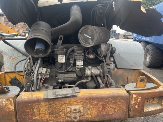 Liebherr 524 , szybkozłącze , ramie , siłowniki silnik skrzynia zwolnica , - הנעה סופית עבור מכונה חקלאית: תמונה 2 Liebherr 524 , szybkozłącze , ramie , siłowniki silnik skrzynia zwolnica , - הנעה סופית עבור מכונה חקלאית: תמונה 2
