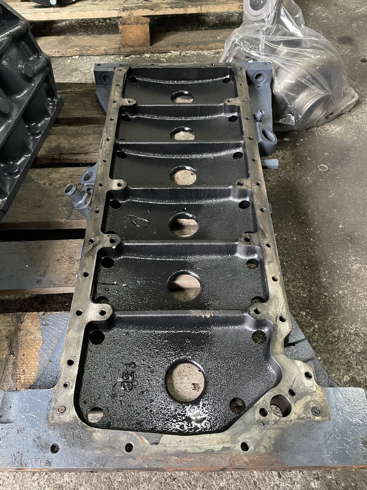 MAN Fendt 930 - kołnierz płyta miski olejowej 51.01130-1002 - מחבת שמן עבור מכונה חקלאית: תמונה 1 MAN Fendt 930 - kołnierz płyta miski olejowej 51.01130-1002 - מחבת שמן עבור מכונה חקלאית: תמונה 1