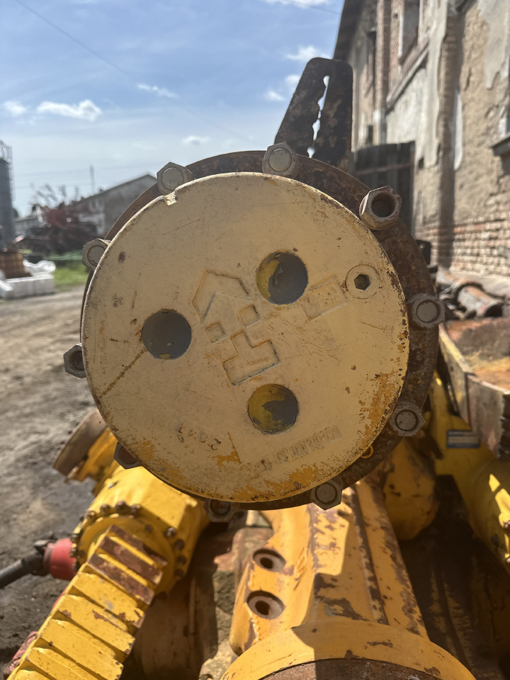 Manitou 1233 , Manitou 1232 zwolnica zwrotnica Piasta koła most napędowy części 10 szpilek - מפרק היגוי עבור מכונה חקלאית: תמונה 2 Manitou 1233 , Manitou 1232 zwolnica zwrotnica Piasta koła most napędowy części 10 szpilek - מפרק היגוי עבור מכונה חקלאית: תמונה 2