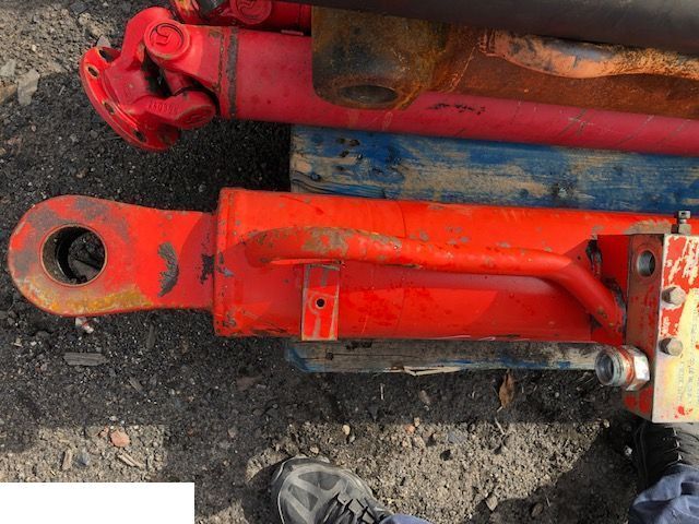 Manitou 626 - Siłownik Hydrauliczny - צילינדר הידרולי עבור מכונה חקלאית: תמונה 2 Manitou 626 - Siłownik Hydrauliczny - צילינדר הידרולי עבור מכונה חקלאית: תמונה 2