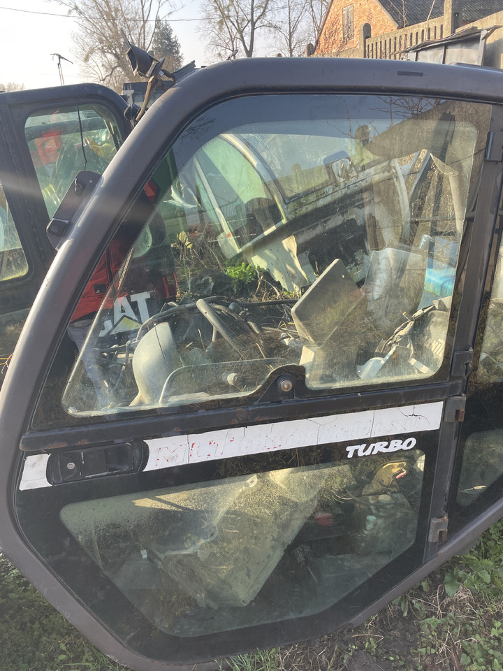 Manitou 634 629 633 731 732 - drzwi kompletne - דלת וחלקים עבור מכונה חקלאית: תמונה 1 Manitou 634 629 633 731 732 - drzwi kompletne - דלת וחלקים עבור מכונה חקלאית: תמונה 1