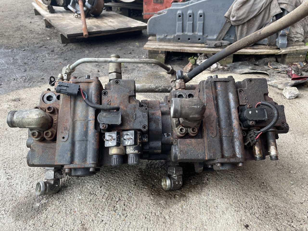 Manitou 634 - skrzynia biegów COM-T4-2024 - תיבת הילוכים עבור מכונה חקלאית: תמונה 3 Manitou 634 - skrzynia biegów COM-T4-2024 - תיבת הילוכים עבור מכונה חקלאית: תמונה 3