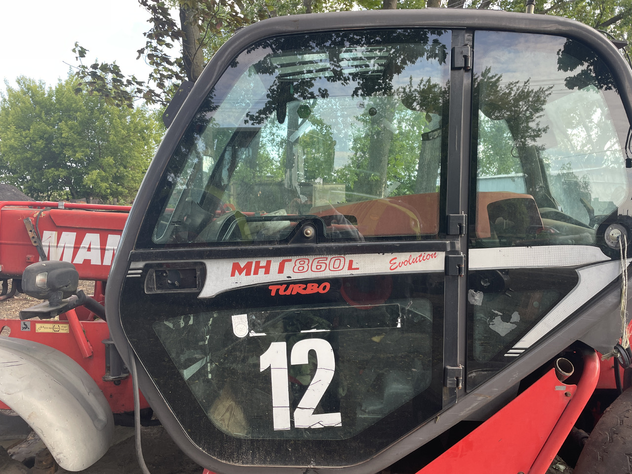 Manitou MHT 860 - części - błotniki drzwi kabina - דלת וחלקים עבור מכונה חקלאית: תמונה 1 Manitou MHT 860 - części - błotniki drzwi kabina - דלת וחלקים עבור מכונה חקלאית: תמונה 1
