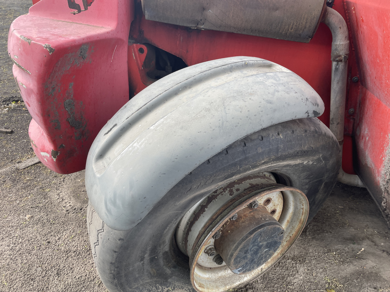Manitou MHT 860 - części - błotniki drzwi kabina - דלת וחלקים עבור מכונה חקלאית: תמונה 5 Manitou MHT 860 - części - błotniki drzwi kabina - דלת וחלקים עבור מכונה חקלאית: תמונה 5