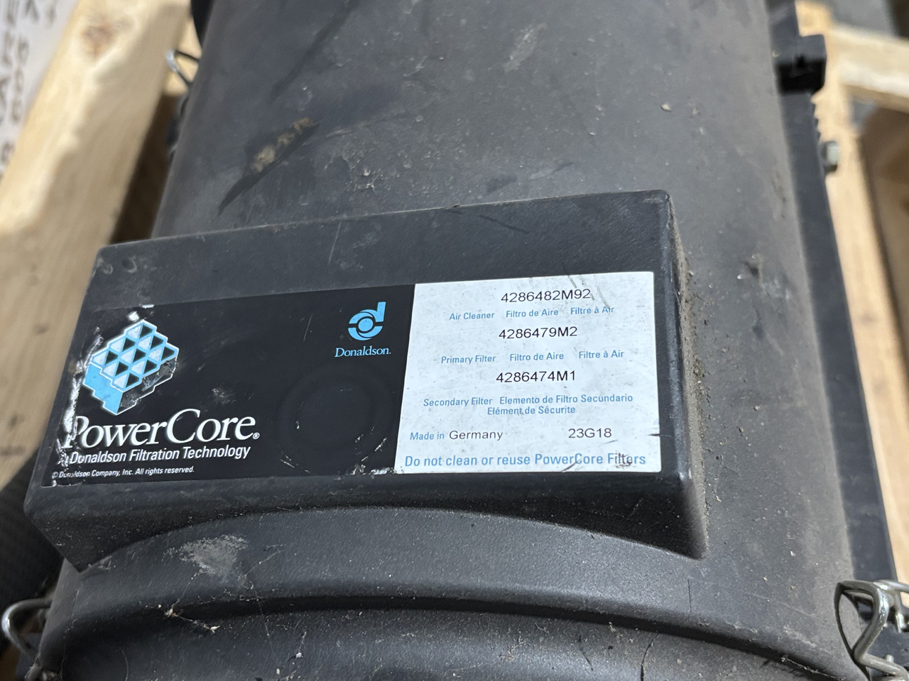 Massey Ferguson 4286482M92 Obudowa Filtra Powietrza Zespół - מסנן אוויר עבור מכונה חקלאית: תמונה 4 Massey Ferguson 4286482M92 Obudowa Filtra Powietrza Zespół - מסנן אוויר עבור מכונה חקלאית: תמונה 4
