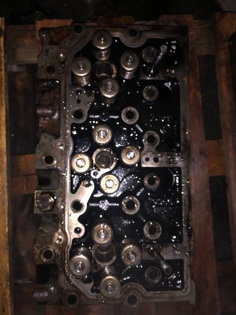 Massey Ferguson - Głowica Cylindrów - Sisu 84CTA-4V - ראש צילינדר עבור מכונה חקלאית: תמונה 2 Massey Ferguson - Głowica Cylindrów - Sisu 84CTA-4V - ראש צילינדר עבור מכונה חקלאית: תמונה 2