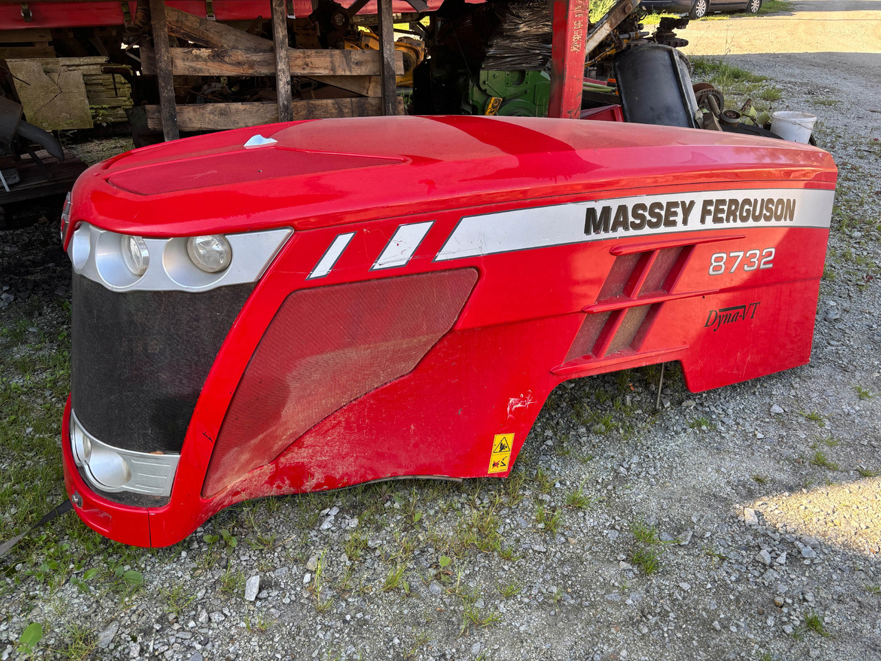 Massey Fergusson 8732 Dyna-VT - maska silnika - מכסה מנוע עבור טרקטור חקלאי: תמונה 3 Massey Fergusson 8732 Dyna-VT - maska silnika - מכסה מנוע עבור טרקטור חקלאי: תמונה 3